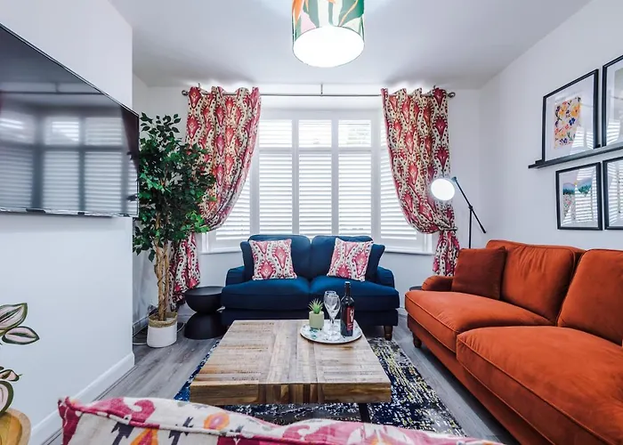 Lincroft House - 3Bed Luxury Retreat Serviced Holiday Home Away From Home