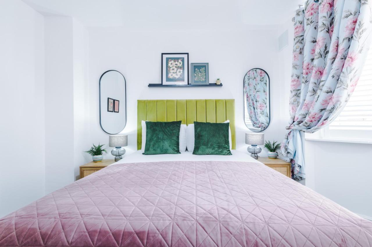 Lincroft House - 3bed Luxury Retreat Serviced Away From Coventry