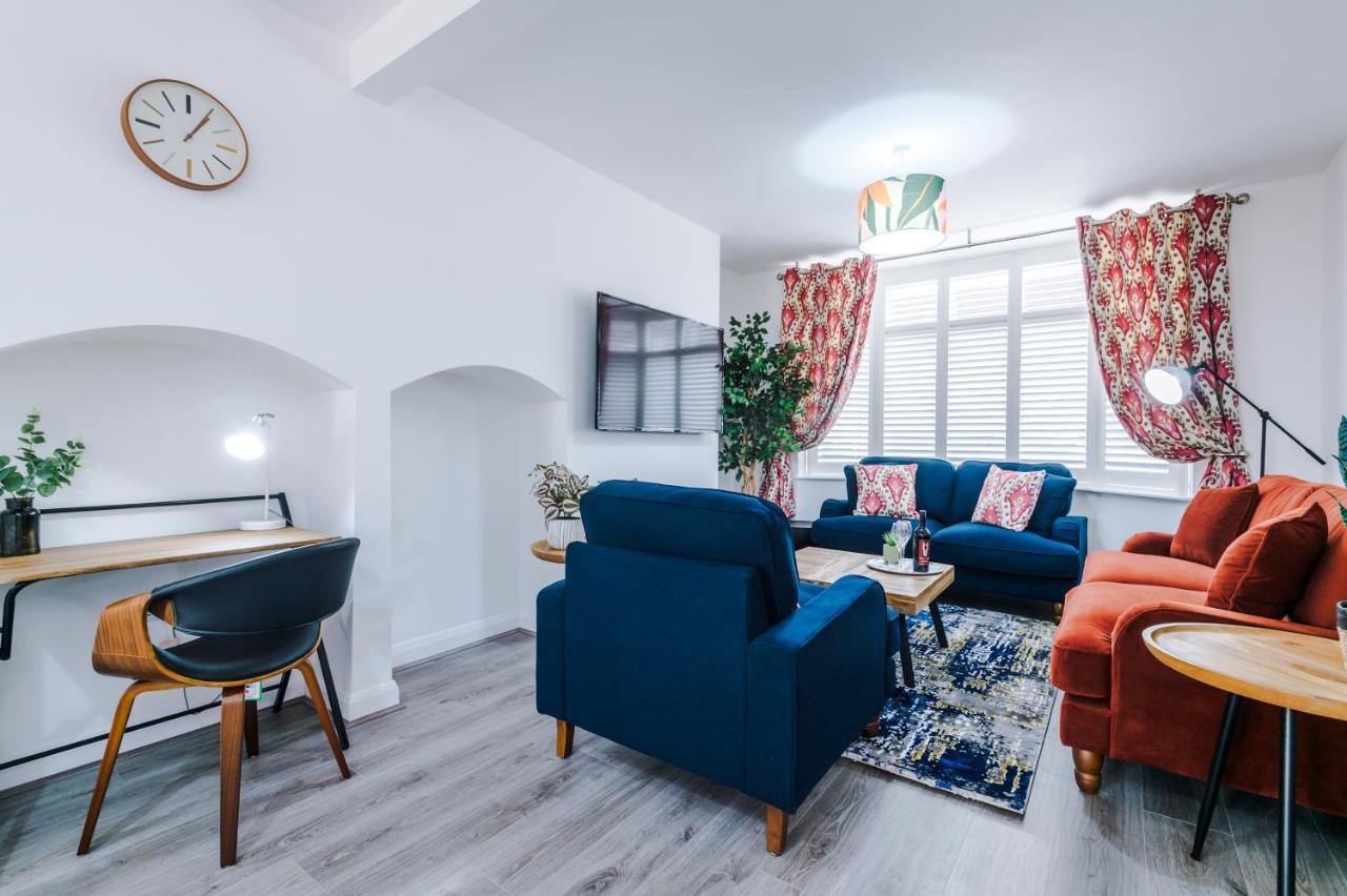 Lincroft House - 3bed Luxury Retreat Serviced Away From Coventry